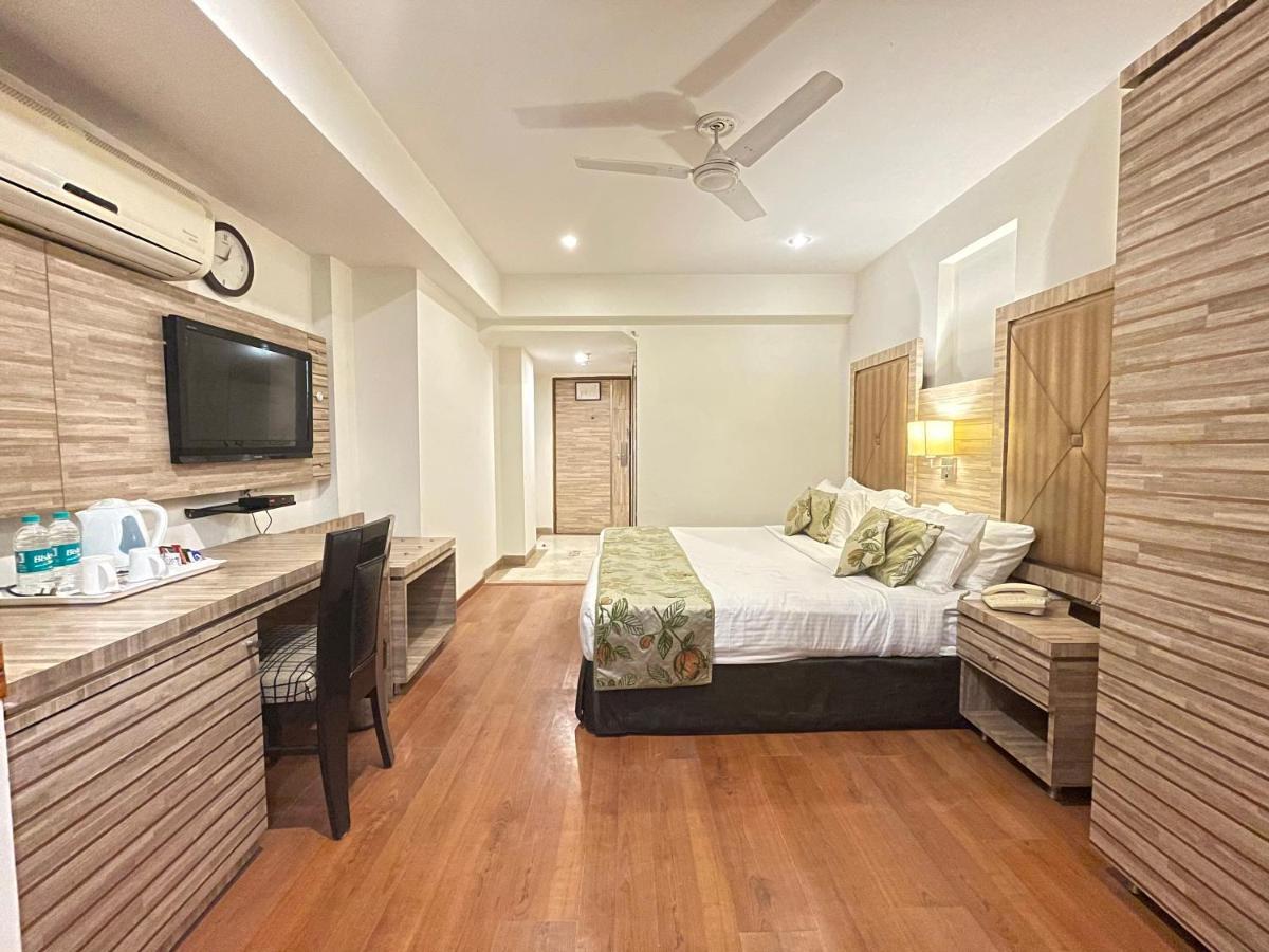 Hotel Surasena Regal Vista Agra 4*