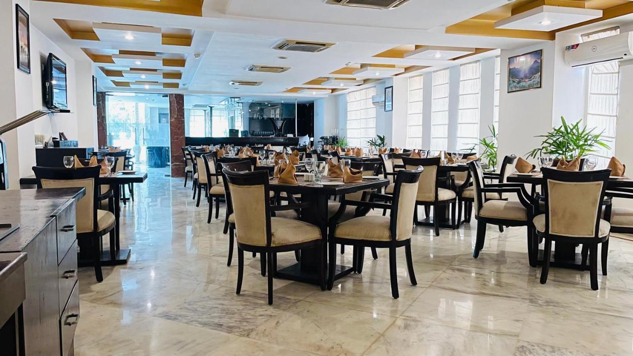 Surasena Regal Vista Agra Hotel 4*