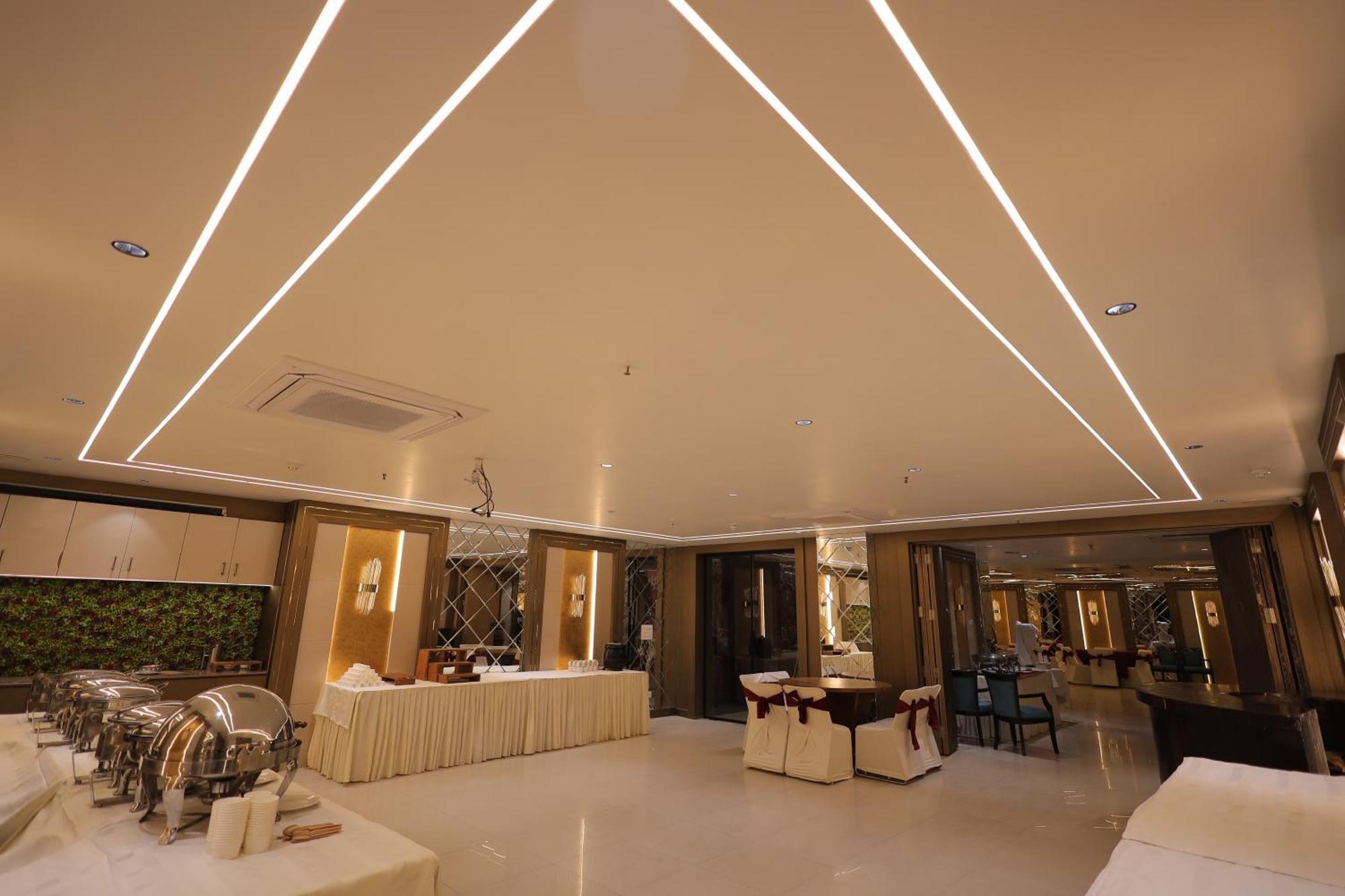 Surasena Regal Vista Agra Hotel