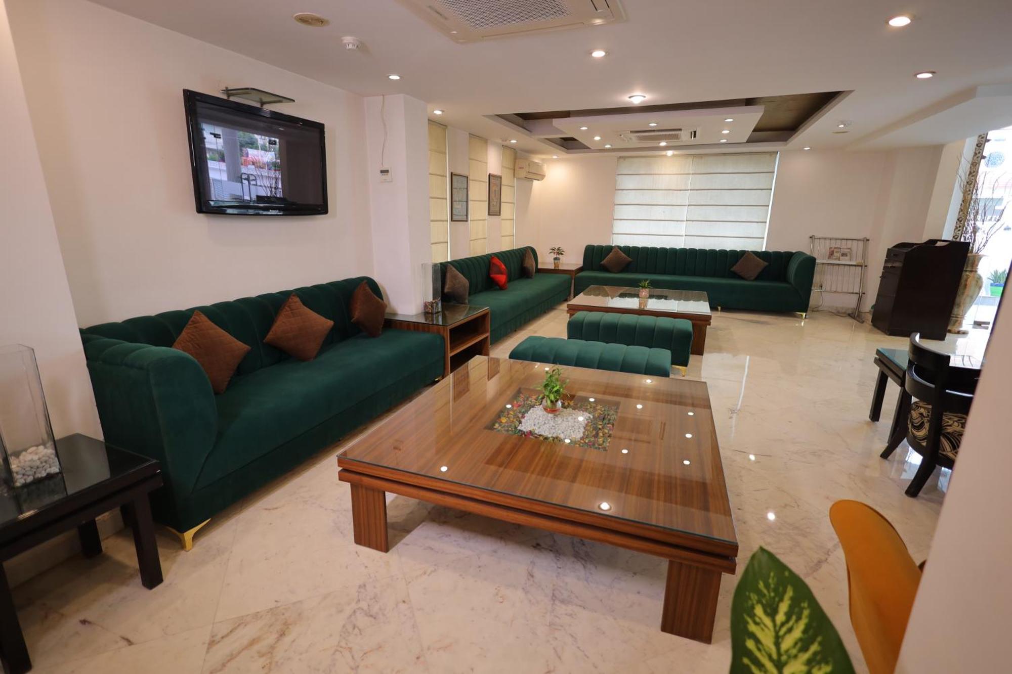 Hotel Surasena Regal Vista Agra 4*